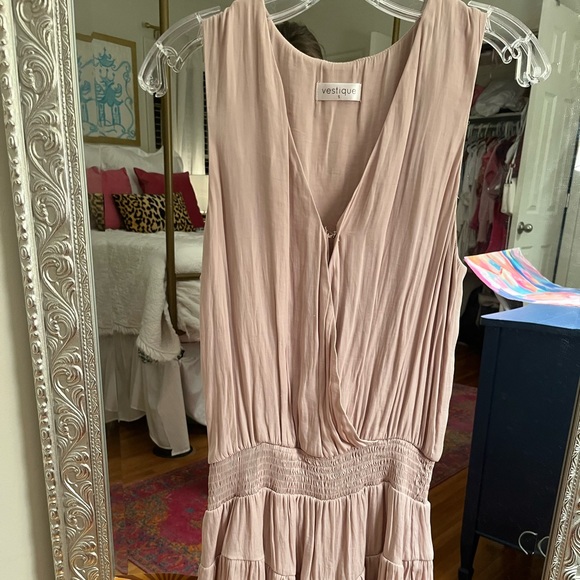 Vestique dress, button is loose but easy to sew tighter! Size small - Picture 1 of 5